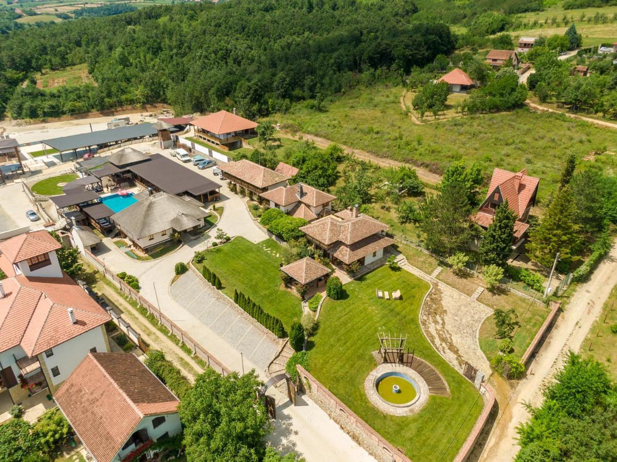Woodland Resort Kragujevac Buitenkant foto